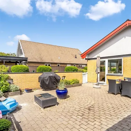 Semesterbostad Elika - 1-5km From The Sea By Interhome