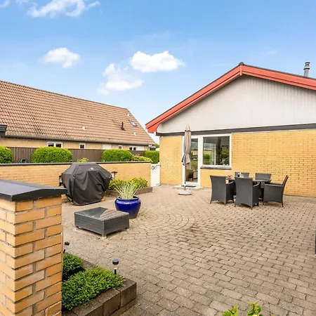 Elika - 1-5km From The Sea By Interhome *